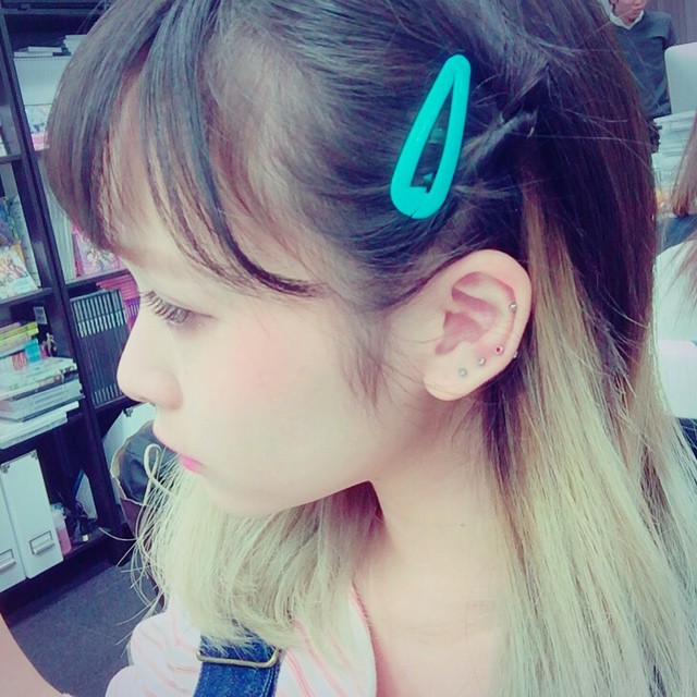 増井みお 耳の上で少し髪をとってくるりんぱしたよピン止めた瞬間にヒビはいった使うけど Moe Zine