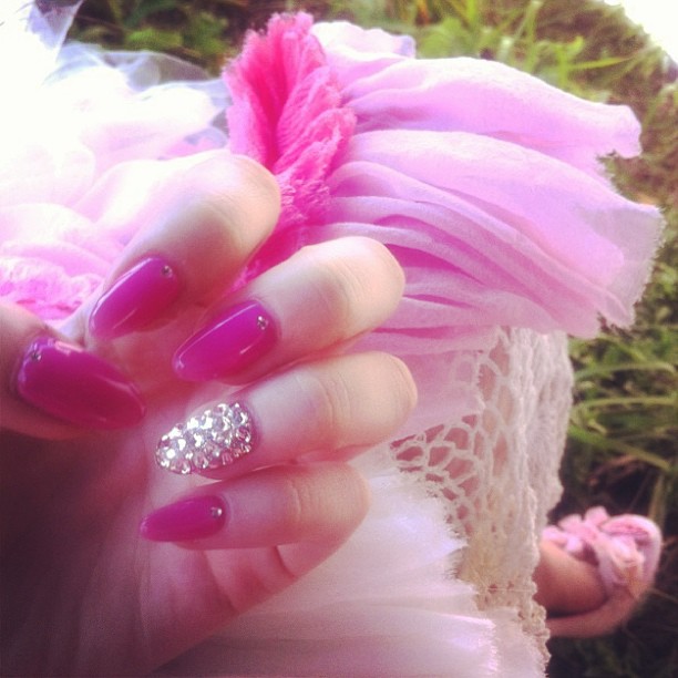 小嶋陽菜 New Nail Nail Pink Moe Zine