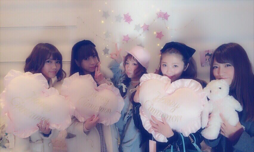 堀絵梨子 戸島とユカフィンと平松可奈子ちゃんとひなぴょん Moe Zine 堀絵梨子 戸島とユカフィンと平松可奈子ちゃんとひなぴょん Moe Zine