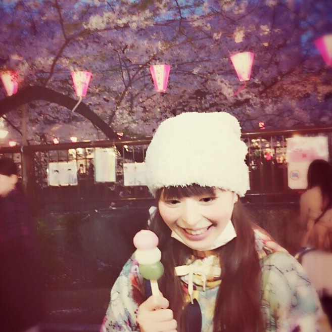 平野綾 結局花より団子 お花見 エドウィンドルードの謎 Moe Zine