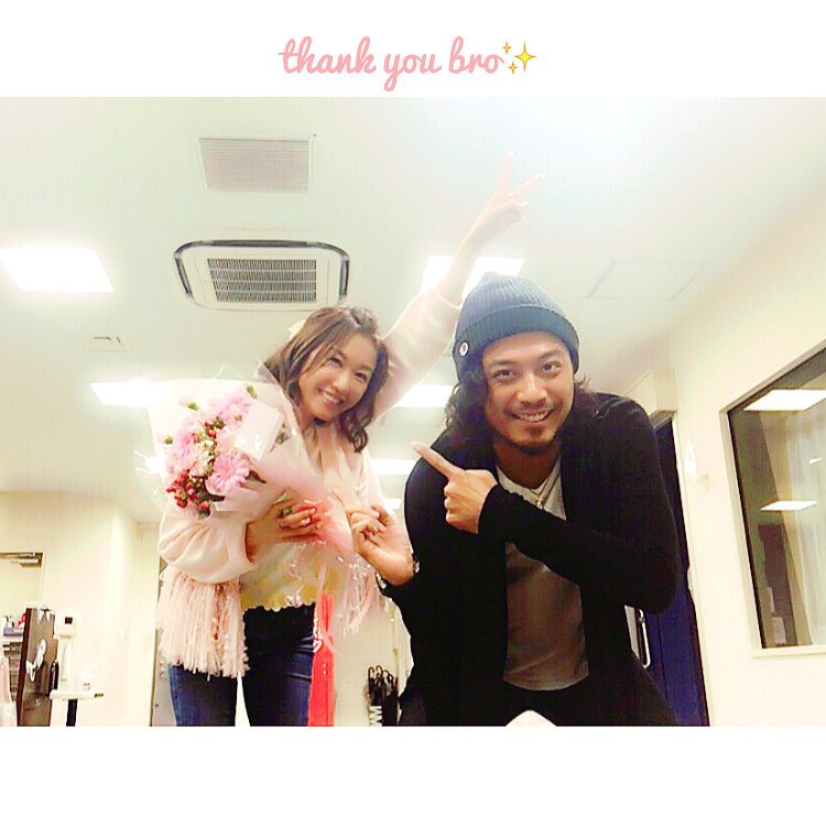 浦野一美 水曜深夜のお楽しみ Mozaiku生放送 卒業でしたー みっつーとみっつーの番組スタッフさん 皆さん優しくて 大好き 私にhomeって曲を贈ってくれました Moe Zine