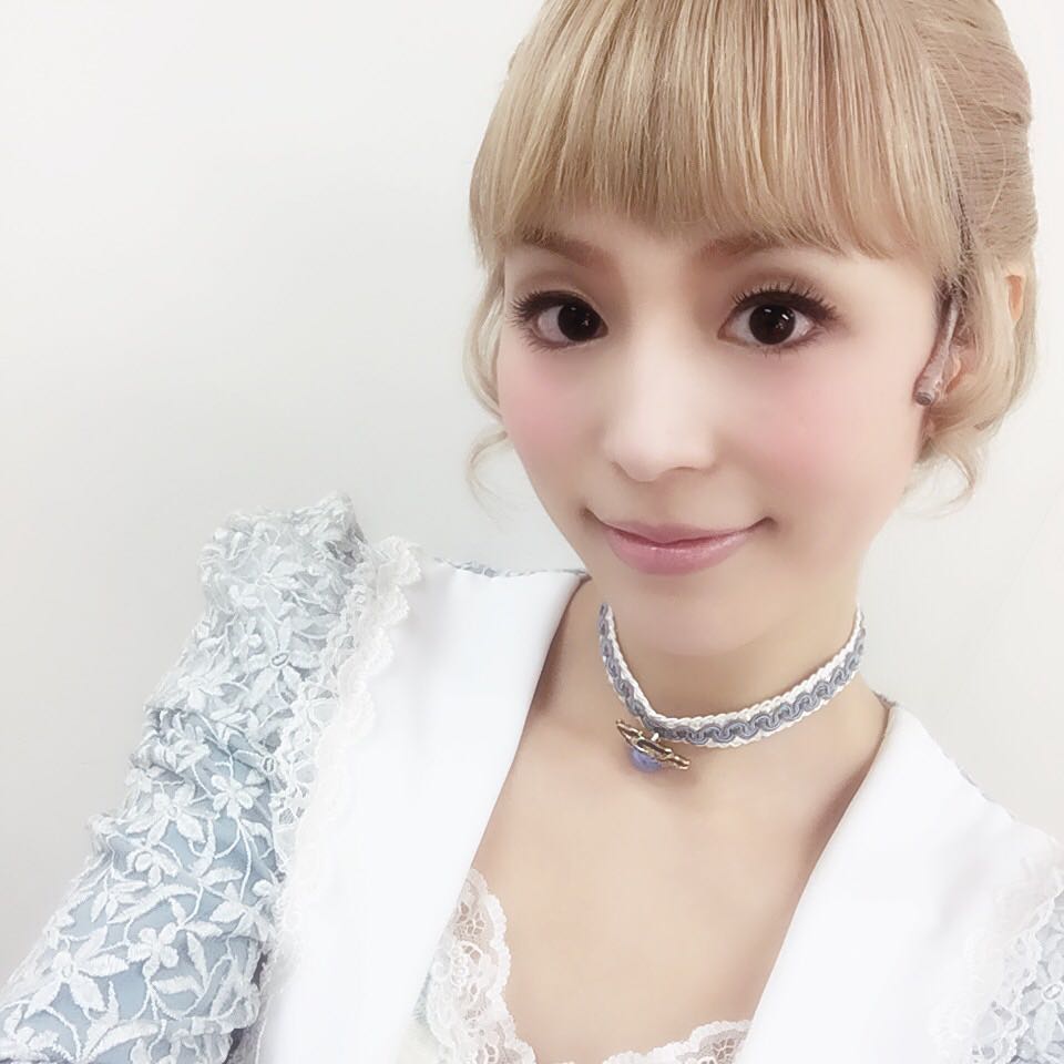 平野綾 エドウィン ドルードの謎 シアタークリエに来ました 舞台稽古中です 楽屋では髪アップver のローザです エドウィンドルードの謎 シアタークリエ Moe Zine