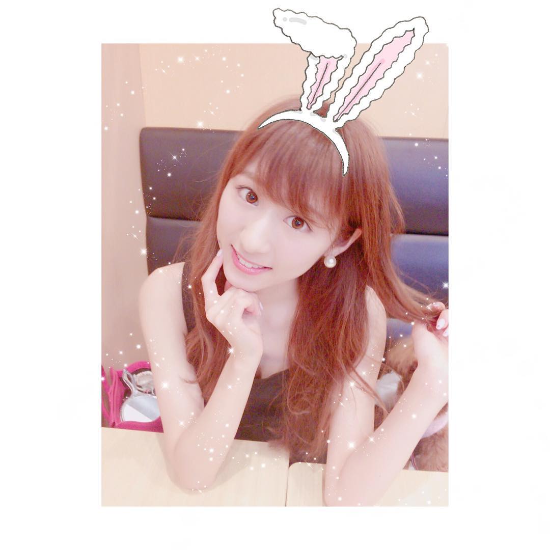 阿比留李帆 もう梅雨入りしたんですよね しばらく雨が続くのか 雨の日は湿気がすごいから すぐに巻き髪取れちゃう 毎日のように髪巻いてるから りほには辛い時期だけど Moe Zine 阿比留李帆 もう梅雨入りしたんですよね しばらく雨が続くのか 雨の日は湿気がすごいから すぐに巻き髪取れちゃう 毎日のように髪巻いてるから りほには辛い時期だけど Moe Zine