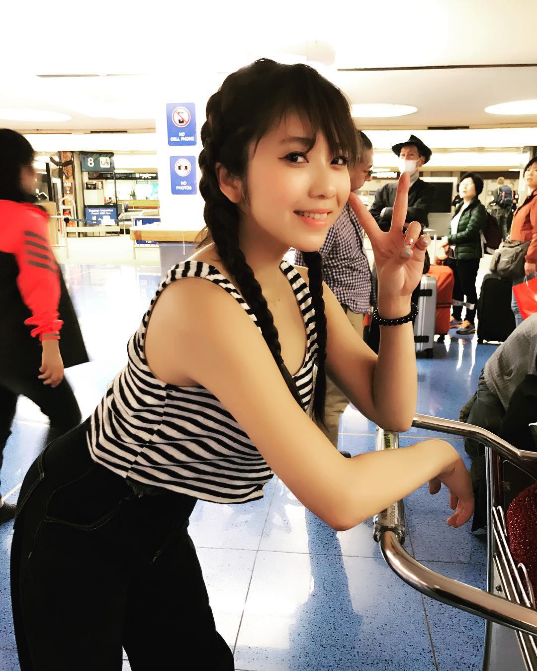 堀絵梨子 Moe Zine