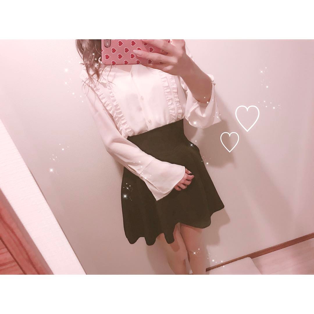 阿比留李帆 ノリで始めたインスタライブで お洋服可愛い って褒めてもらえて 嬉しかったので 単純笑 鏡越しの自撮りが苦手でうまくできないの悩み 誰かコツ教えてくださ Moe Zine 阿比留李帆 ノリで始めたインスタライブで お洋服可愛い って褒めてもらえて 嬉しかったので 単純笑 鏡越しの自撮りが苦手でうまくできないの悩み 誰かコツ教えてくださ Moe Zine
