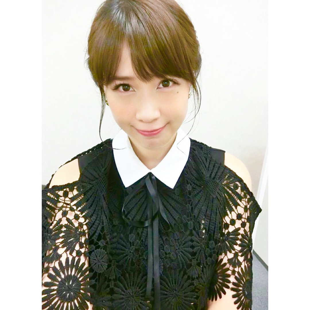 瀬戸早妃 大好きな 相沢まき ちゃんが テレビ番組 の収録で モントレゾール のドレスワンピを着てくれました とっても似合ってて素敵っ まきちちゃん どうもあ Moe Zine