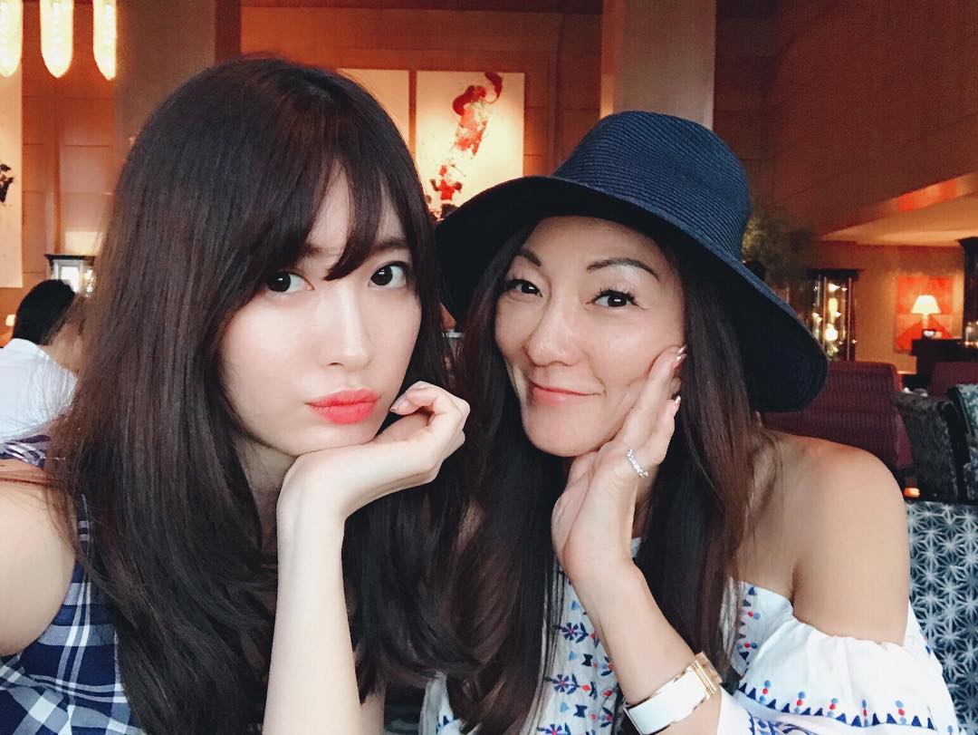 小嶋陽菜 ちょっとでも会おうって マキさんとふたりでデート今日もマキさんにたくさんhappyもらった作戦会議もしたのっ 楽しみ Moe Zine