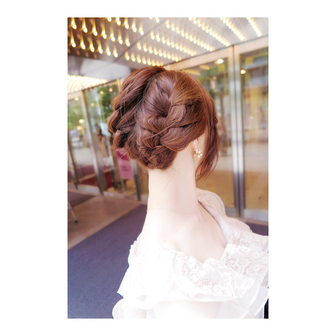 瀬戸早妃 娘役さんのヘアスタイルって 一体どうやってあんなに美しい形になるの と いろいろ試行錯誤しながらたどり着いた比較的難易度の低い 時短楽ちんヘアスタイルです Moe Zine