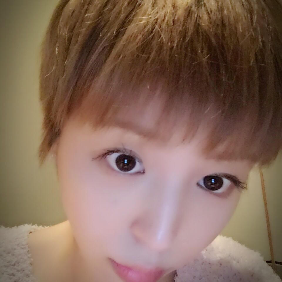 平野綾 髪ー 色ー 死んでた髪復活 やっと色入れられました 前のまっちろけも気に入ってたんだけど 髪伸びるの早いので かなりプリンが目立ってきてしまって プリン Moe Zine 平野綾 髪ー 色ー 死んでた髪復活 やっと色入れられました 前のまっちろけも気に入ってたんだけど 髪伸びるの早いので かなりプリンが目立ってきてしまって プリン Moe Zine