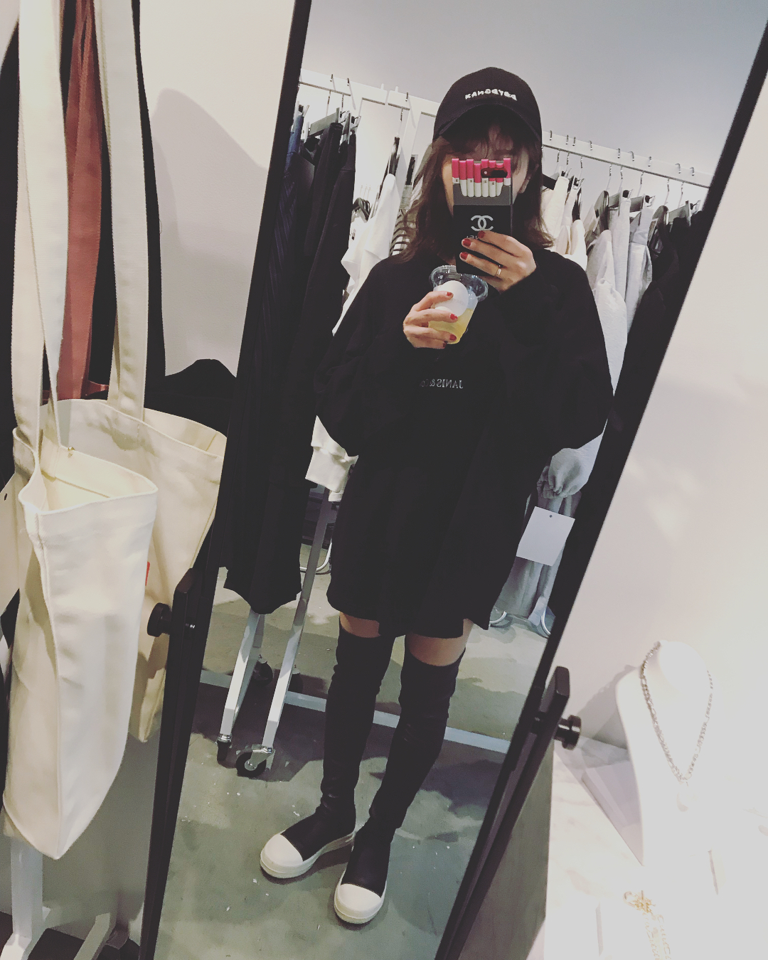 堀絵梨子 Honey Mi Honey Tokyoの展示会へ 今回も可愛すぎたー Tdch の時から衣装や私服で着てるので今回も色々考えてオーダー 可愛すぎて選べな Moe Zine 堀絵梨子 Honey Mi Honey Tokyoの展示会へ 今回も可愛すぎたー Tdch の時から衣装や私服で着てるので今回も色々考えてオーダー 可愛すぎて選べな Moe Zine