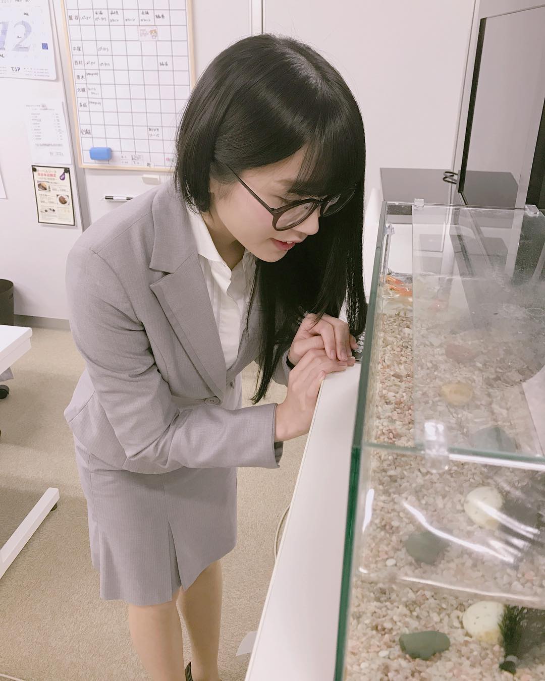 根岸愛 金魚のお世話をする社長秘書 という設定 Kawaiiantv Moe Zine 根岸愛 金魚のお世話をする社長秘書 という設定 Kawaiiantv Moe Zine