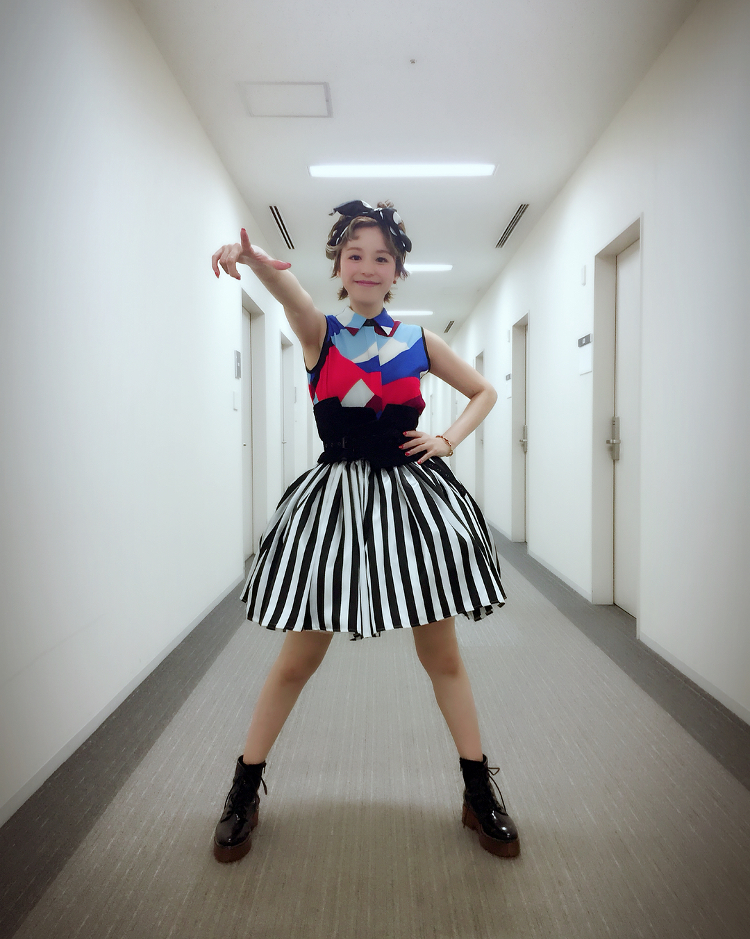 平野綾 生放送が無事終了して、スッキリ笑顔の分かりやすい人(笑)。 舞台でもLIVEでも、ステージに立った瞬間に集中力のギアがガン︎って