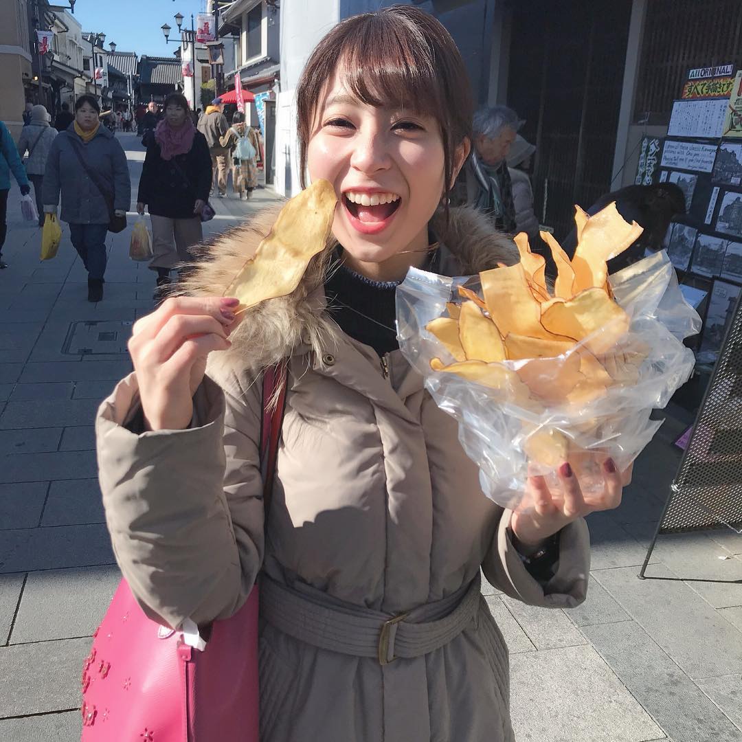 高嶋望和子 川越食べ歩きの旅 インスタ映えするさつまいもチップス 川越 小江戸 さつまいもチップス おさつチップ 小江戸おさつ庵 時の鐘 食べ歩 Moe Zine