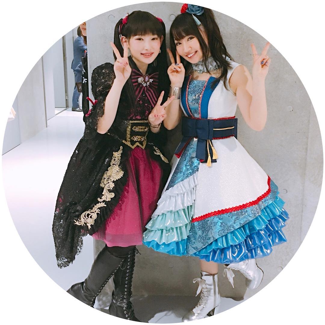 南條愛乃 そして 奈々さん なんと今回翼さんと調でデュエットさせていただきました 緊張ももちろんしたけど 歌いだしたらそれ以上に楽しくて 奈々さんはリハの時からずっと優し Moe Zine 南條愛乃 そして 奈々さん なんと今回翼さんと調でデュエットさせていただきました 緊張ももちろんしたけど 歌いだしたらそれ以上に楽しくて 奈々さんはリハの時からずっと優し Moe Zine