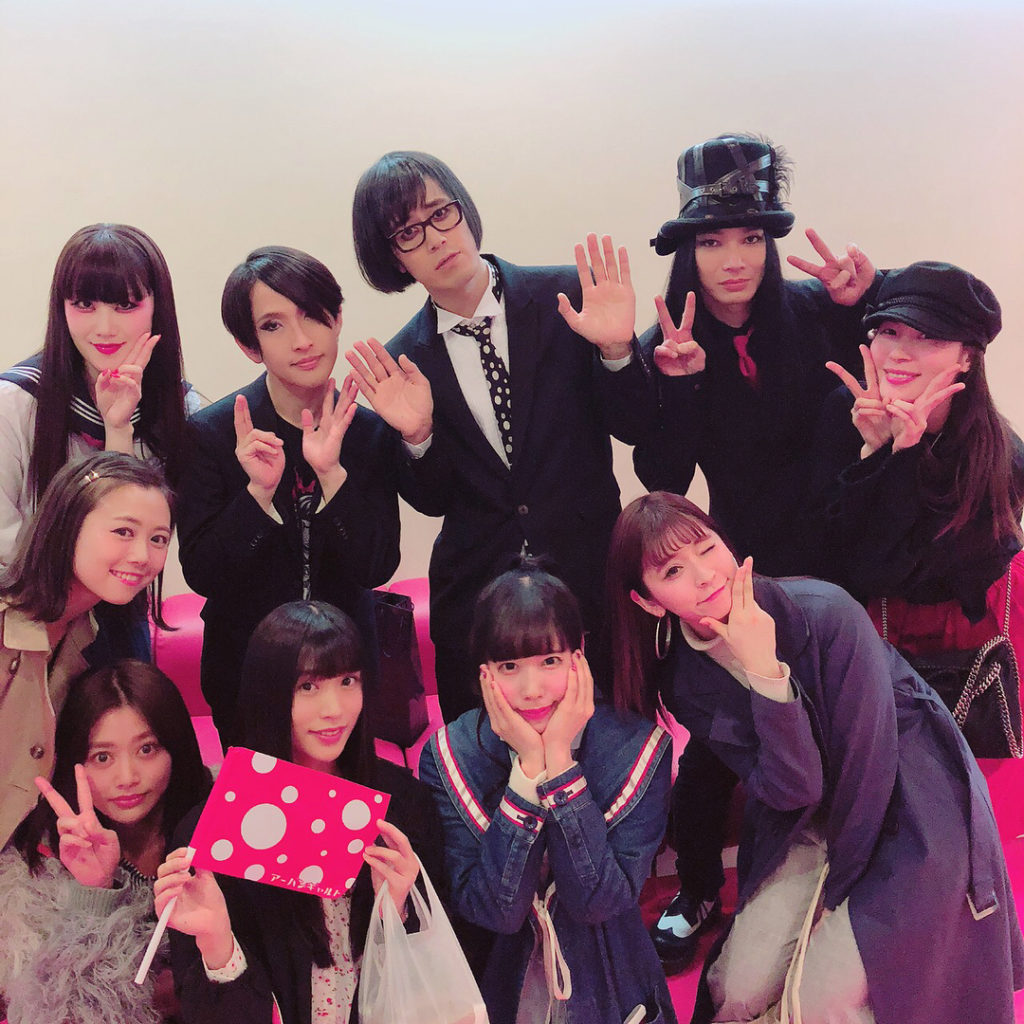 自撮入門 Moe Zine