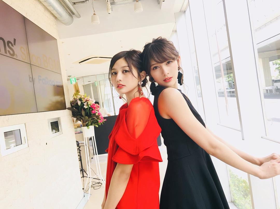 アンジェラ芽衣 中国のファッション雑誌 瑞麗 昨日の撮影の写真 日本のポージングのとり方と少し着目点が違うから 新鮮で楽しかった そして何気にゆめちゃんと一緒 Moe Zine