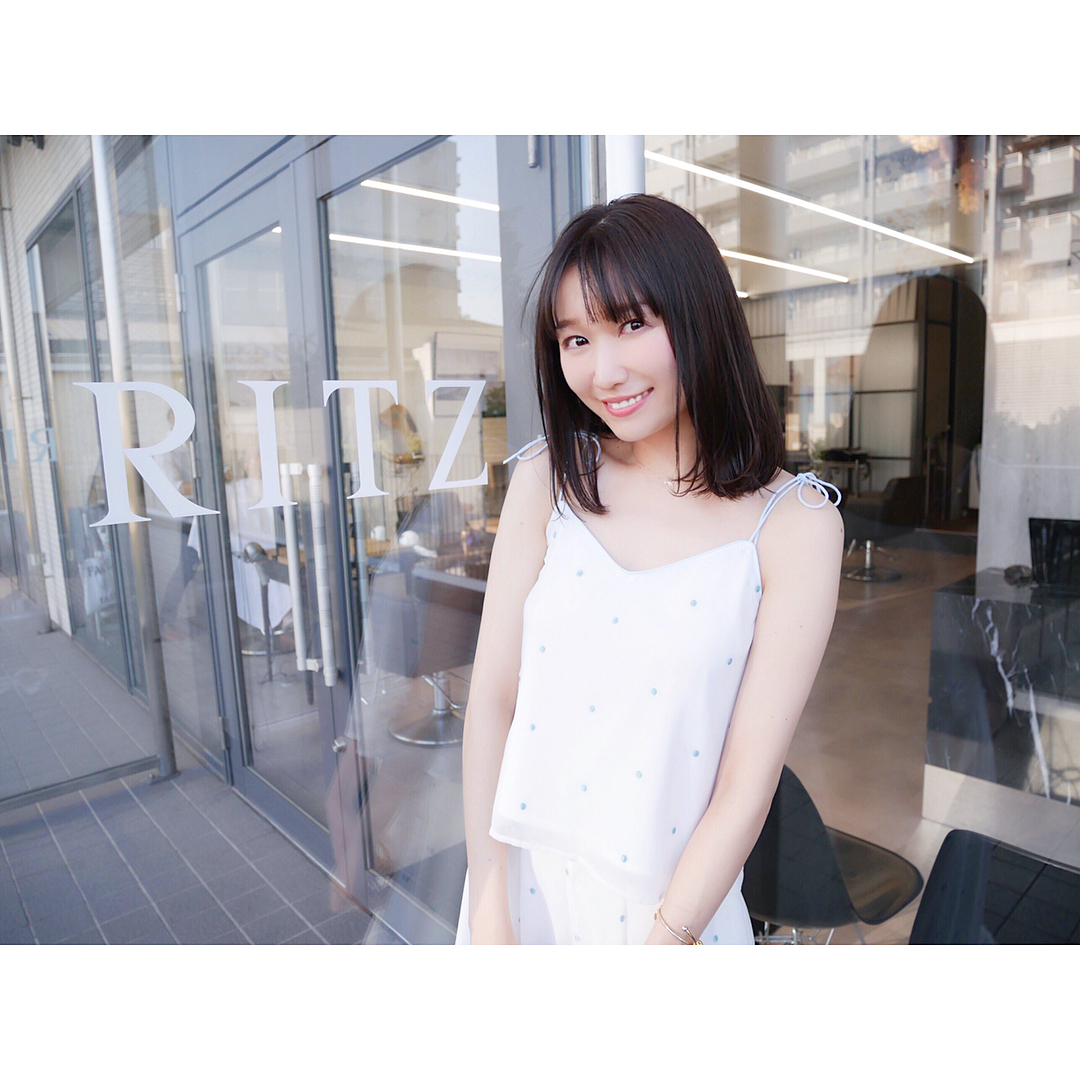 浦野一美 代官山駅からほぼ直結のritzにて ヘアメンテしてきました 髪を伸ばすようになってから 毛先のパサつきやちりちり感に悩んでいたのですが こちらのサロン Moe Zine 浦野一美 代官山駅からほぼ直結のritzにて ヘアメンテしてきました 髪を伸ばすようになってから 毛先のパサつきやちりちり感に悩んでいたのですが こちらのサロン Moe Zine