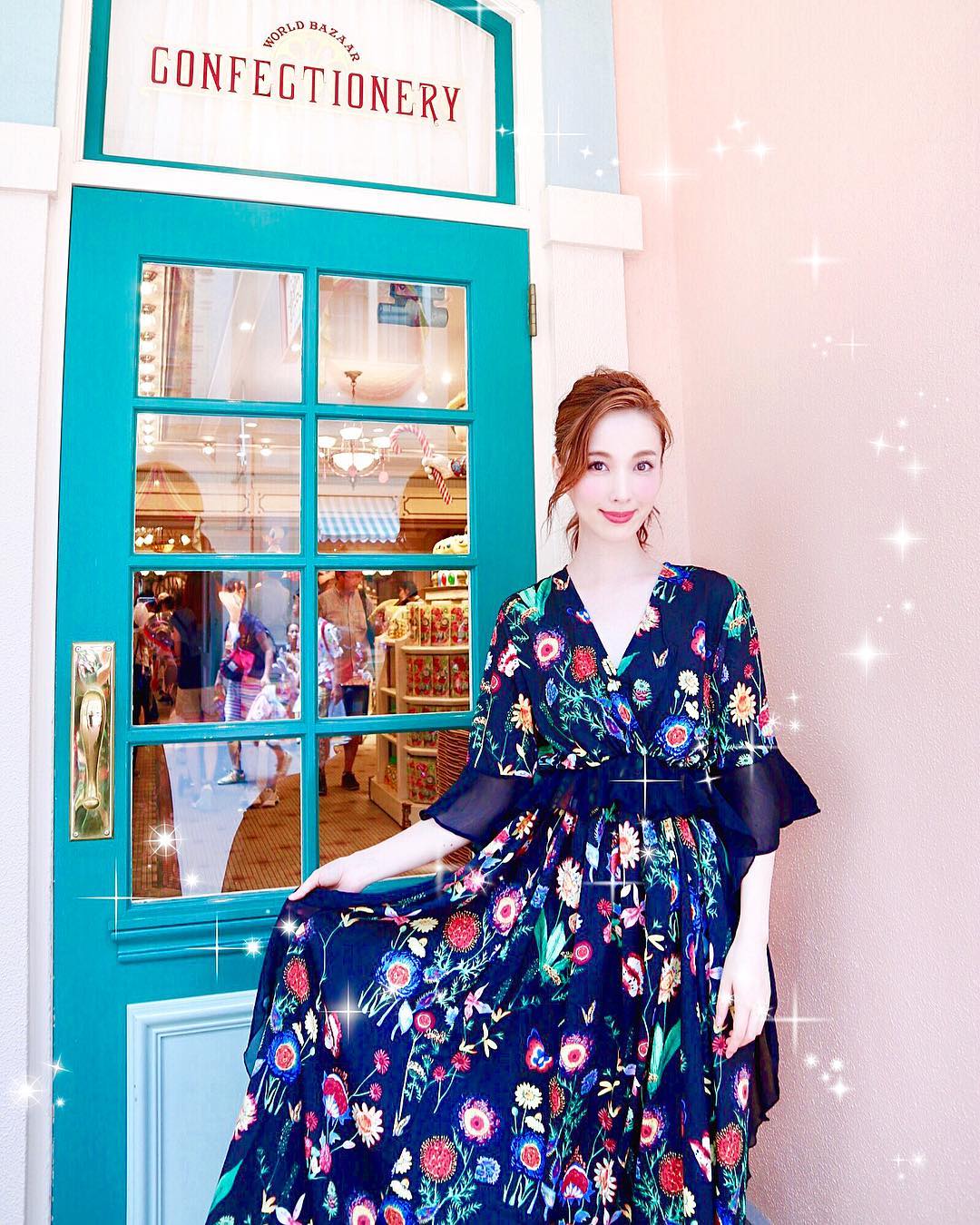 瀬戸早妃 モントレゾールこの夏1番人気のワンピース さらっとした素材でデザイン性のあるロングワンピは コーデに迷うことなく1枚で決まります シワが目立ちづらく 海や Moe Zine