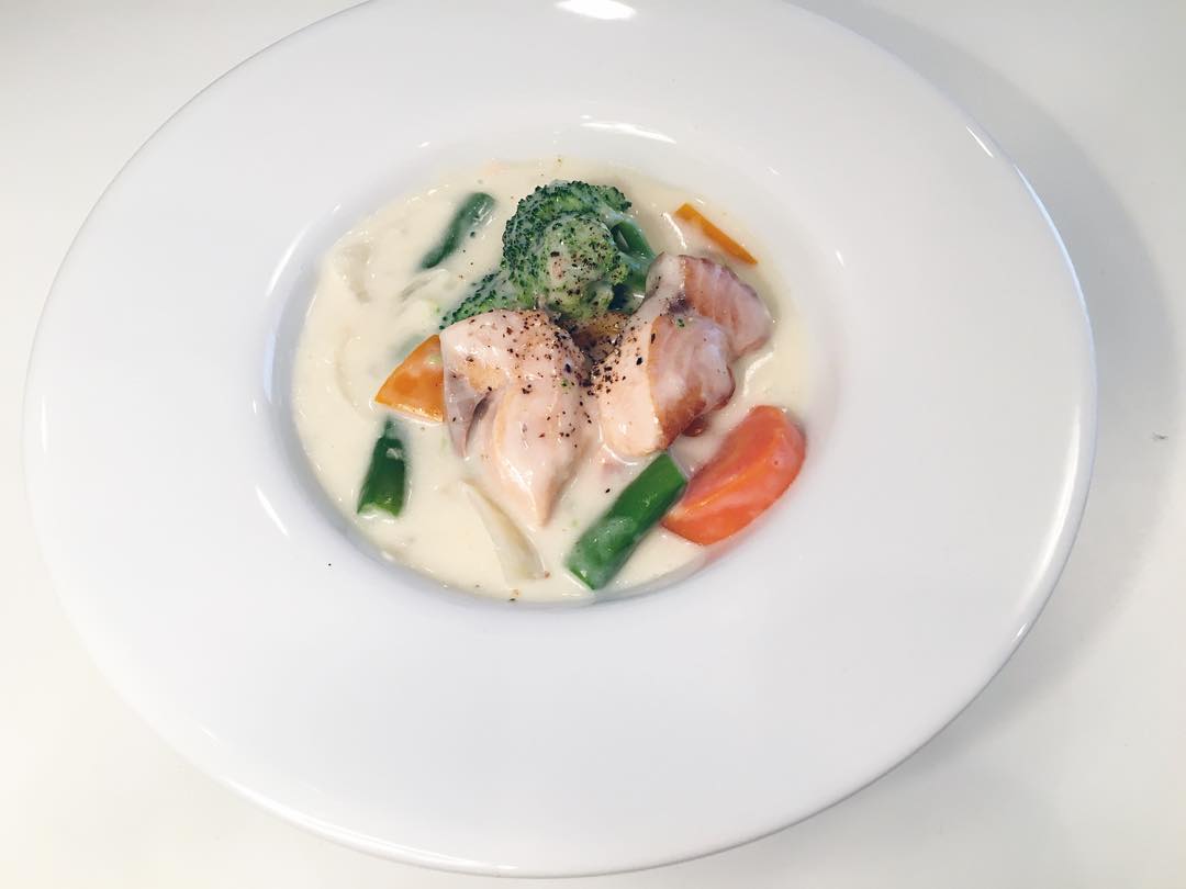 山賀琴子 鮭と野菜のシチュー作ったー 小麦粉の代わりに 米粉 を使って グルテンフリー Lunch Cooking Glutenfree Moe Zine 山賀琴子 鮭と野菜のシチュー作ったー 小麦粉の代わりに 米粉 を使って グルテンフリー Lunch Cooking Glutenfree Moe Zine