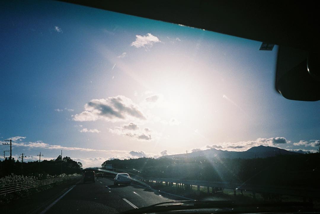 唐田えりか: #20161028 登山してるときは辛くてもう嫌だ。と思うのですが、 そんな弱い自分との戦いもできたり、綺麗な景色を眺めて自然を肌で感じられたり、頂上での達成感...  - Moe Zine