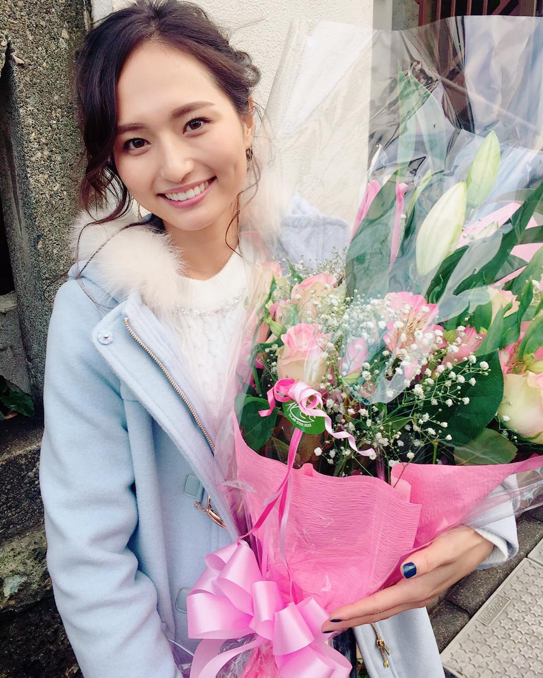 山賀琴子 逃げ恥 本日クランクアップしました 初めてのドラマで かなり緊張しながら始まった撮影も 周りの方々の温かさに支えられて無事に終えることができました 勉強するこ Moe Zine