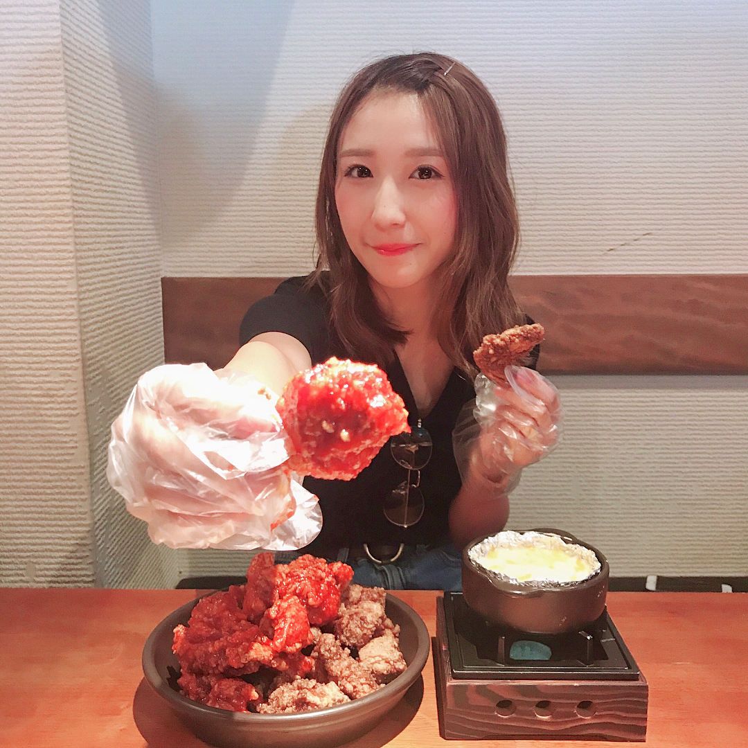 伊藤愛真 一緒に食べよう Chikin 最近のマイブームはチキン 甘みよりもしょっぱみが好き いや 辛いのが好き 食べることは悪いこ Moe Zine