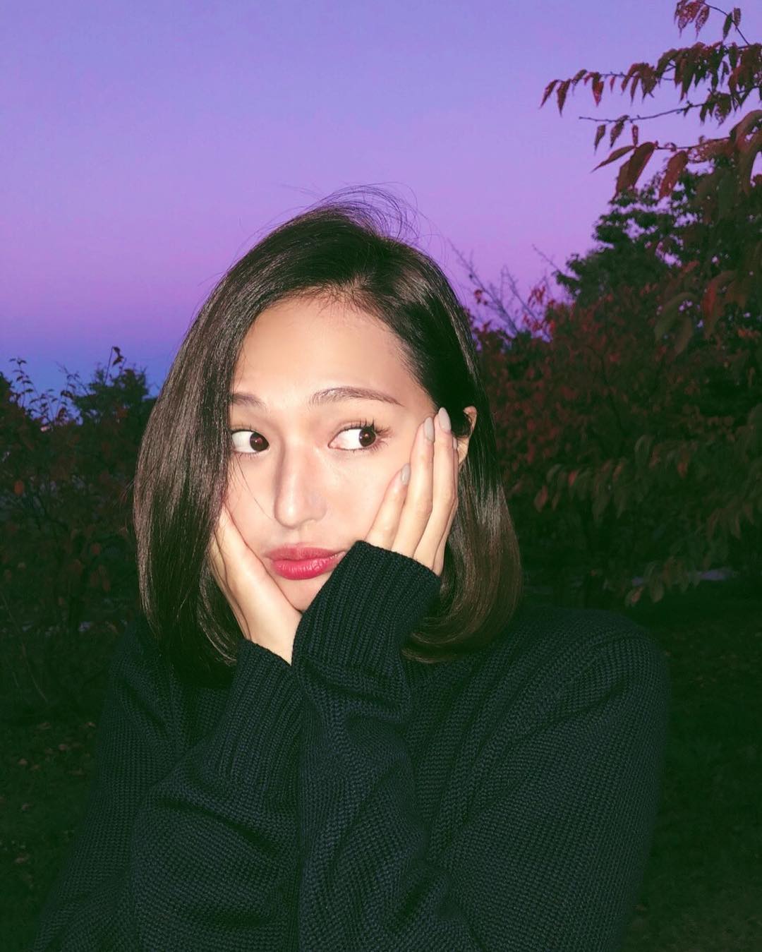 山賀琴子 Moe Zine