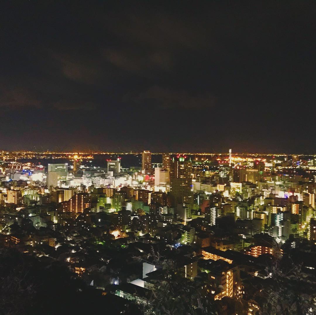 葵わかな . . スペシャルドラマ 「BRIDGE はじまりは1995 1.17」に出演させていただきます。 久しぶりの方言といいますか