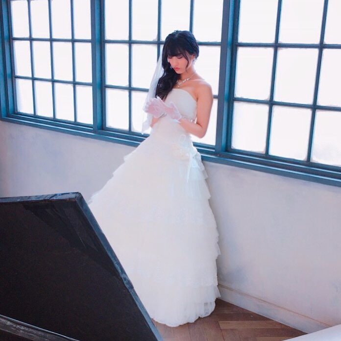 根岸愛 マリッジブルー感 前に撮影した時の写真 ウエディングドレス マリッジブルー 花嫁 Weddingdress Moe Zine 根岸愛 マリッジブルー感 前に撮影した時の写真 ウエディングドレス マリッジブルー 花嫁 Weddingdress Moe Zine
