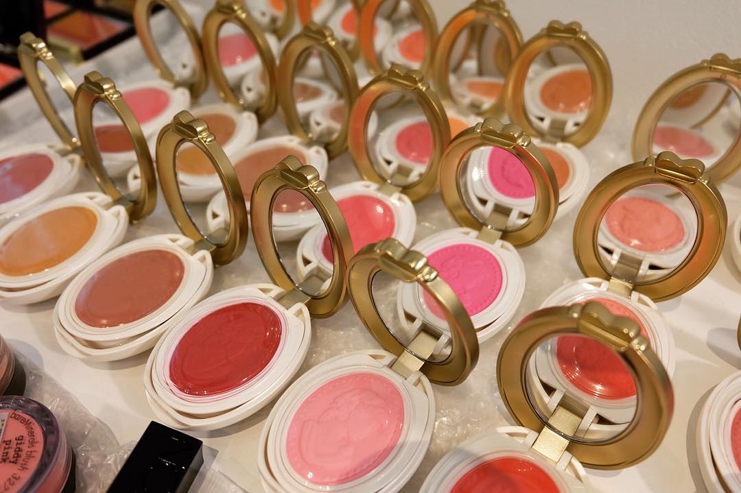 依吹怜 可愛いチークたくさん 女の子って楽しいね メイク大好き Cosmetics Cosme Mazazine Make Cheek Cute Moe Zine 依吹怜 可愛いチークたくさん 女の子って楽しいね メイク大好き Cosmetics Cosme Mazazine Make Cheek Cute Moe Zine