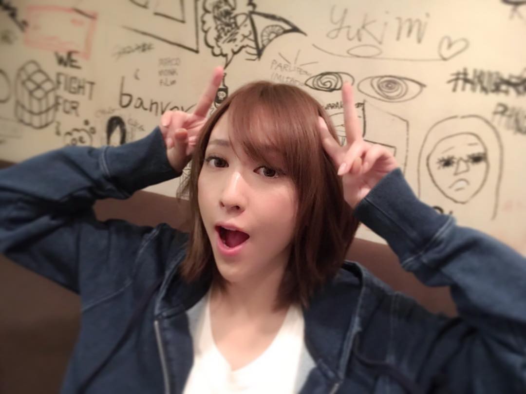 藍井エイル この後13 00から購入者特典イベント 16 30からと 00からはfcイベントが行われます 宜しくお願いします 藍井エイル 翼 Moe Zine