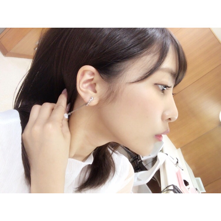 佐野ひなこ 今日はアッコにおまかせ 衣装です トップス Santamonica スカート Cherryann サンダル Esperanza イヤリング Vend Moe Zine 佐野ひなこ 今日はアッコにおまかせ 衣装です トップス Santamonica スカート Cherryann サンダル Esperanza イヤリング Vend Moe Zine