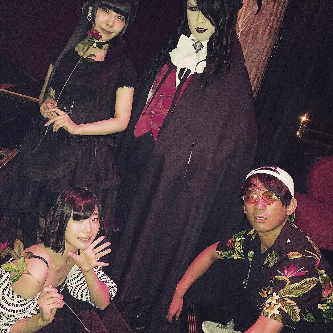 相沢梨紗 Vampire Cafeにて 主人のローズ伯爵さまと我々しもべたち Dempagumi でんぱ組 でんぱの神神 Japan Tokyo Moe Zine