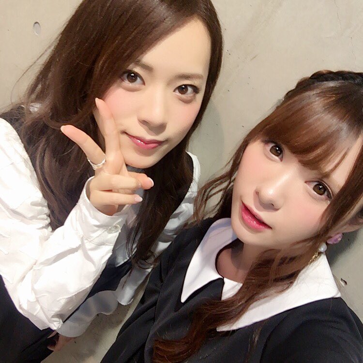 関根りさ Star Creators Youtuber の本 Sweet ぽんりさで表紙で登場であります 9月29日発売だよん O よろしく O Moe Zine