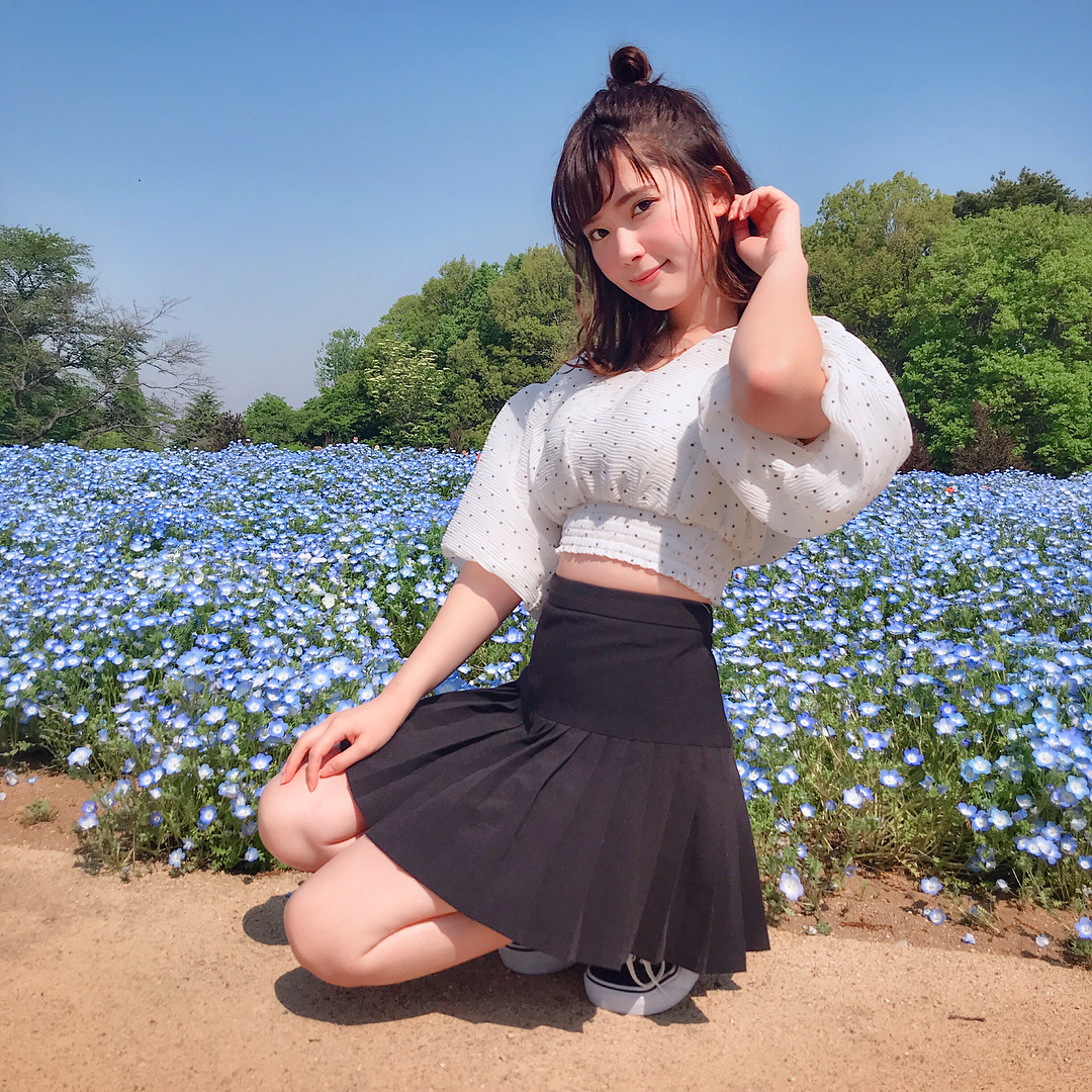 伊藤奈月 ネモフィラ畑 Dmでも たくさん質問もらったけど ここは 群馬県の東武トレジャーガーデンだよ 去年は 有名な 茨城県の国営ひたち海浜公園に Moe Zine 伊藤奈月 ネモフィラ畑 Dmでも たくさん質問もらったけど ここは 群馬県の東武トレジャーガーデンだよ 去年は 有名な 茨城県の国営ひたち海浜公園に Moe Zine