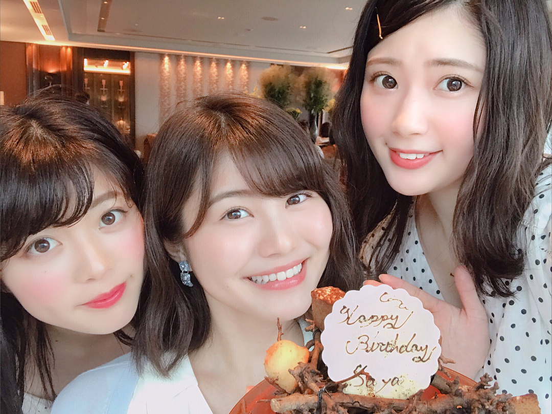 伊藤奈月 フォーシーズンズホテルで さやのお誕生日 お祝い いつもの3人 サプライズで ディズニーのチケットを プレゼントしたら ナイスリアクションで驚いてく Moe Zine