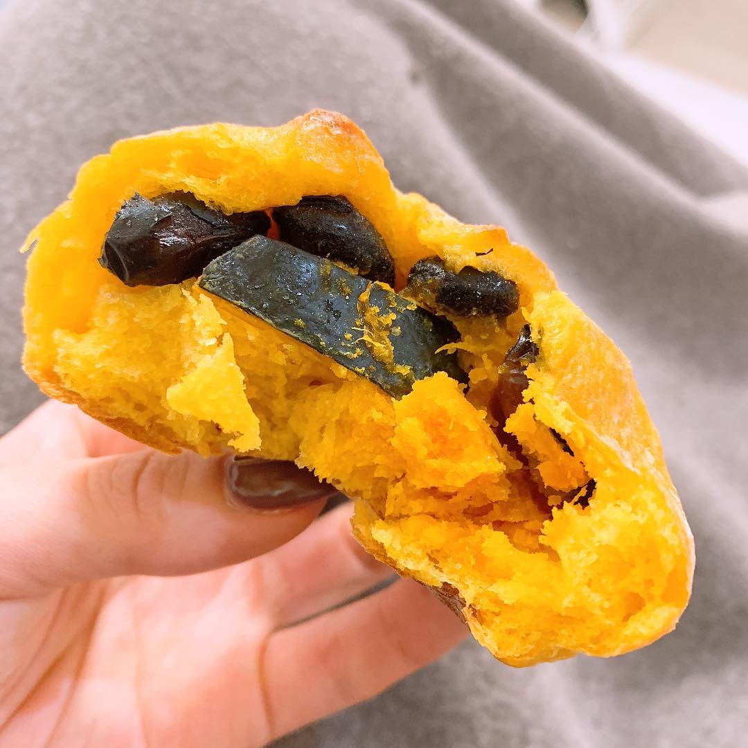 関根りさ パンドの冷凍パンが大好きなんだけど 限定のかぼちゃとか栗とかのパンがすごい 中にゴロゴロ具が入ってる すごい大きい 秋だなぁーってほっこり Moe Zine