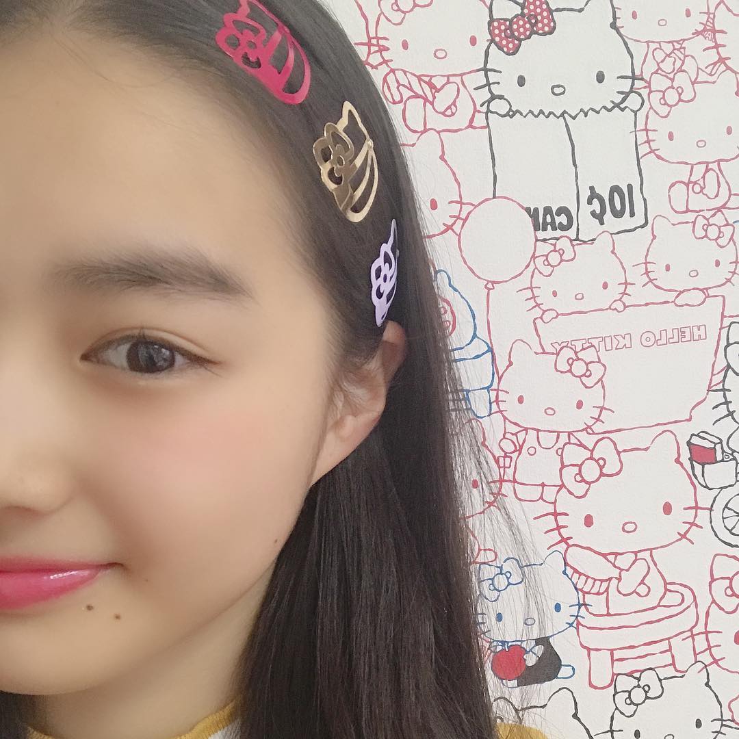 箭内夢菜 マネージャーさんから 事務所に届いた年賀状やお手紙を受け取りました 本当にありがとうございます キティちゃんとっても嬉しいですお手紙 じっくり読ませて頂き Moe Zine