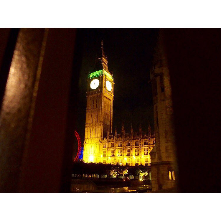 相沢梨紗 一昨日見たbig Ben ピーターパン探しちゃうよねw流石のドヤ感でした かっこいい めnめ London Bigben Nightview Moe Zine