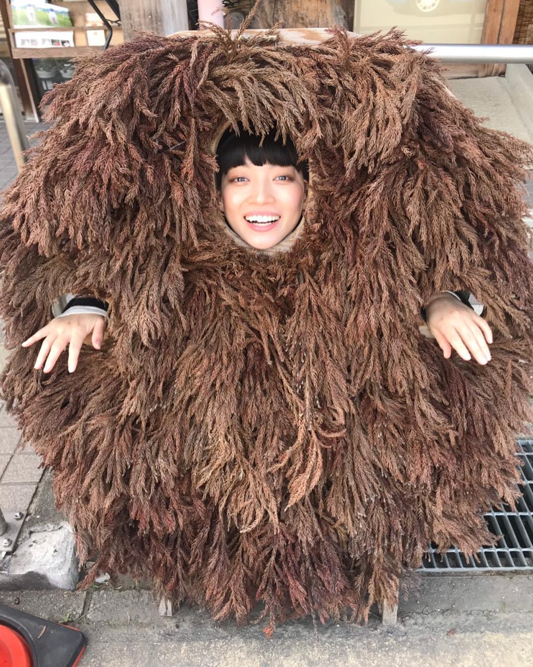 田中真琴 今日家族と京都の美山という地域のかやぶきの里に行ってきました 写真はもっとあるのでいつかあげます このアナログ盤snowのような顔ハメ大好きなんですよ Moe Zine