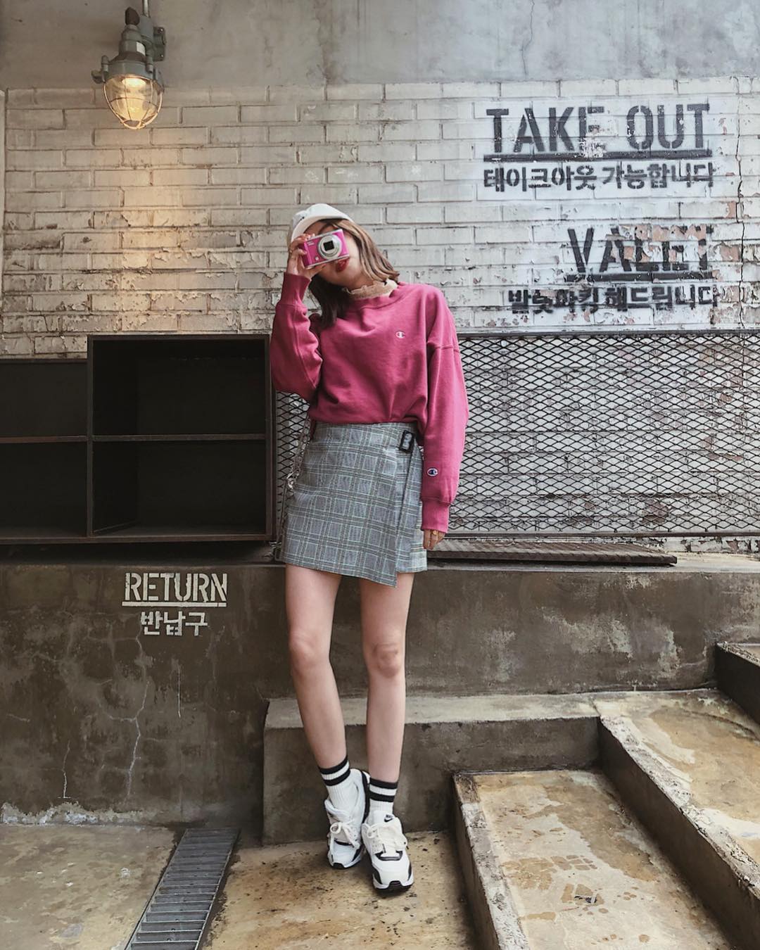 前田希美 韓国には N With Official の セットアップを着ていきました チェック柄可愛くてお気に入り 1番人気のカラーは このグレーです ピンクと Moe Zine