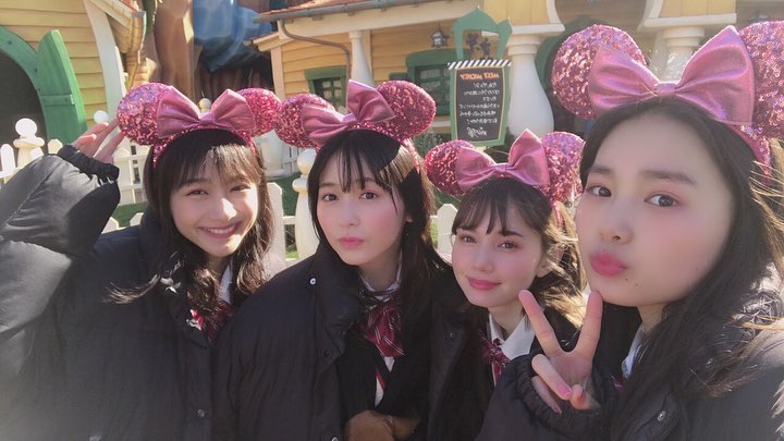 箭内夢菜 Seventeen4月号では 念願の制服ディズニーをljk組で行ってきました 楽しかった Seventeen Stニュース Moe Zine