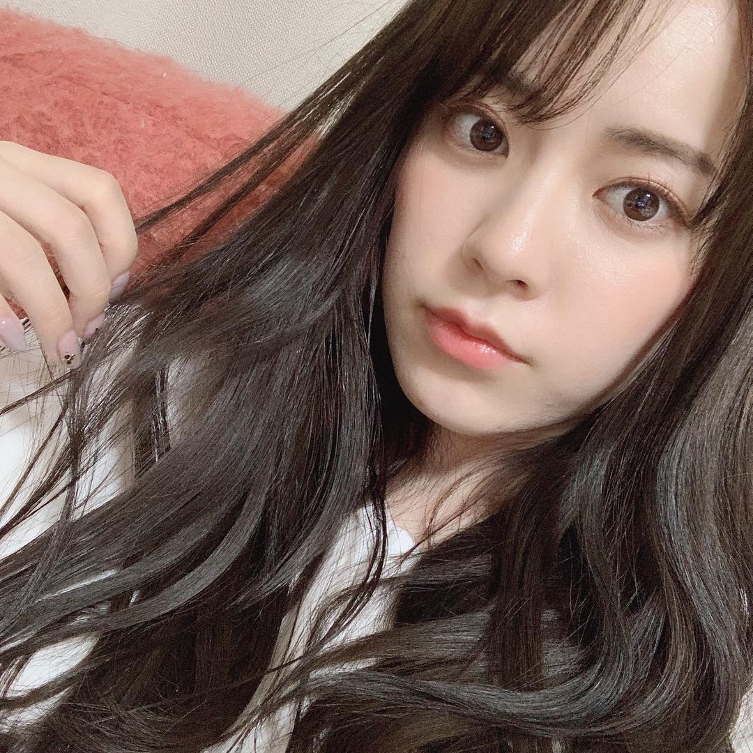 関根りさ またちょっと前髪作って 飽きたら伸ばす笑 Moe Zine