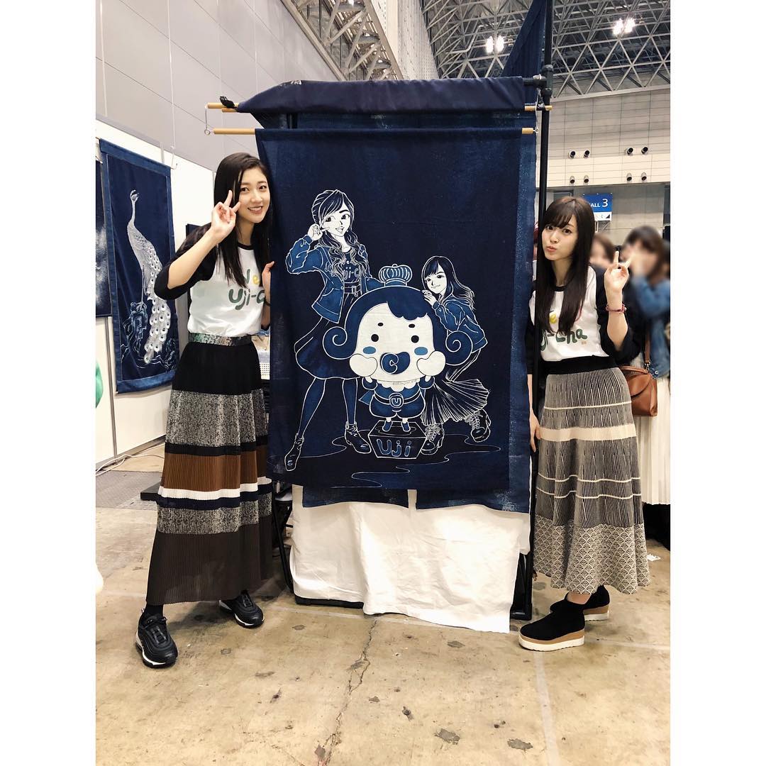 熊井友理奈 京都宇治ブースにも たくさんの方が来てくださいました ありがとうございました 抹茶ーずのお仕事のときは 必ずと言っていいほど 愛理と私服が被る Moe Zine