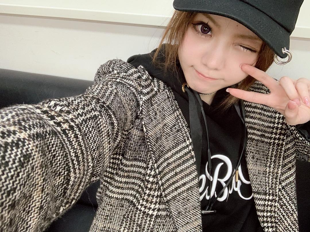 田中れいな 帽子の中に前髪いれたら ボーイッシュになった いよいよ 明日は ミュージカル 悪ノ娘 ゲネ Moe Zine