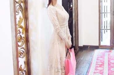 新商品

レース×シフォン素材ミックスの
ミモレ丈がエレガントなワンピース
お肌を柔らかく見せてくれるピンク色です
.
こちら大人気アイテムのためメーカー完売で...