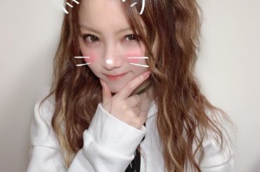 .
この前この髪型載せた時の「いいね」が多かったので 別バージョンまた載せます。笑
写真はデコ出しイケるっちゃけどなー。
※ただし自撮りに限る‪𐤔𐤔‬‪𐤔𐤔‬‪...