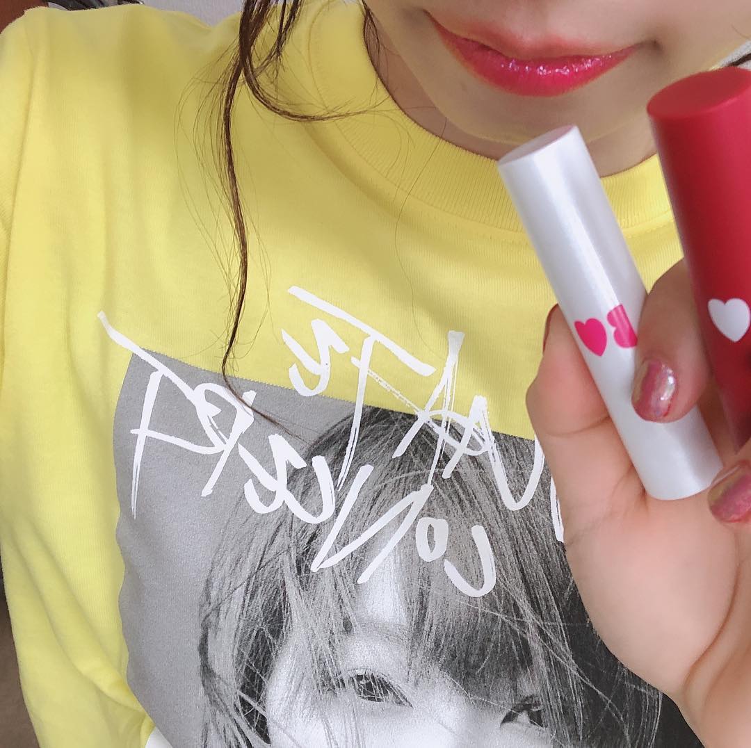大家志津香 アカリンが プロデュースリップをくれたー めちゃくちゃいいすぎる 酷使する 酷使 アカリン ほっとかないでred Moe Zine 大家志津香 アカリンが プロデュースリップをくれたー めちゃくちゃいいすぎる 酷使する 酷使 アカリン ほっとかないでred Moe Zine