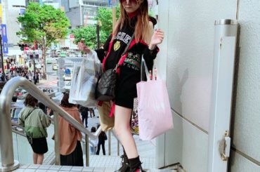 .
れーな荷物持たされ今パシリになる
※全部自分の買い物袋です。
✽+†+✽――✽+†+✽――✽+†+✽――
#久しぶりに #買い物 #行きました
#新しい #...