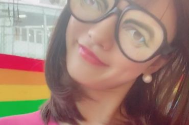 さっき投稿したパンケーキ屋さん。
撮影の小道具ですって…
メガネ置いてあった……笑
.
 #RAINBOWPANCAKE...